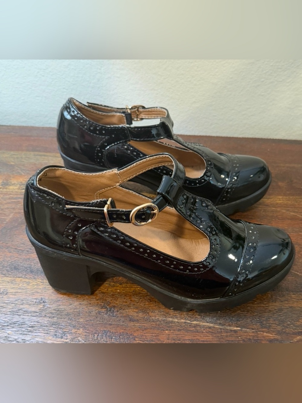 DADAWEN Women's Mary Jane Pumps
Block Heel Platform Oxfords size 9